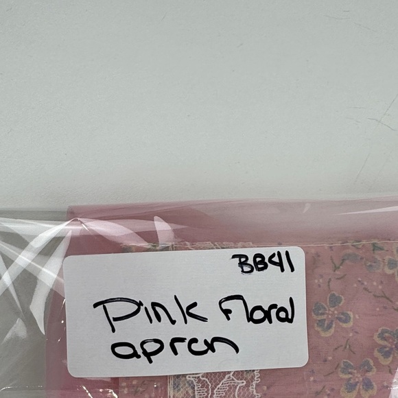 Elegant Sheer Pink Kitchen Apron with Faint Floral Pattern on Pocket & Hem - Picture 8 of 8